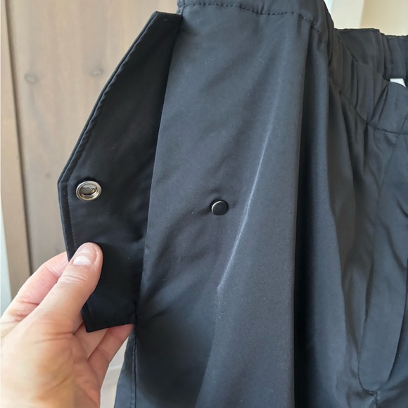 Babaton Women’s Black Nylon Cargo Pant - Picture 5 of 6